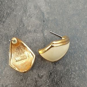 Monet gold tone and enamel look earrings